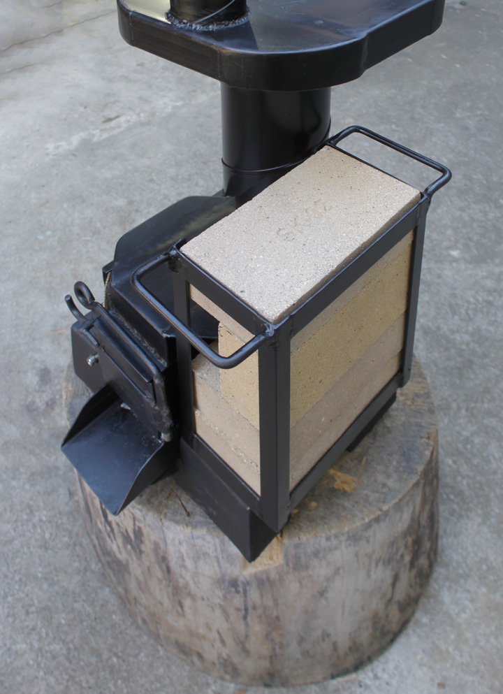 写真：rocket mass stove at N-VAN